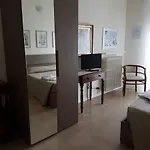 Ai Due Vecchi Ulivi 住宿加早餐酒店 Garlate